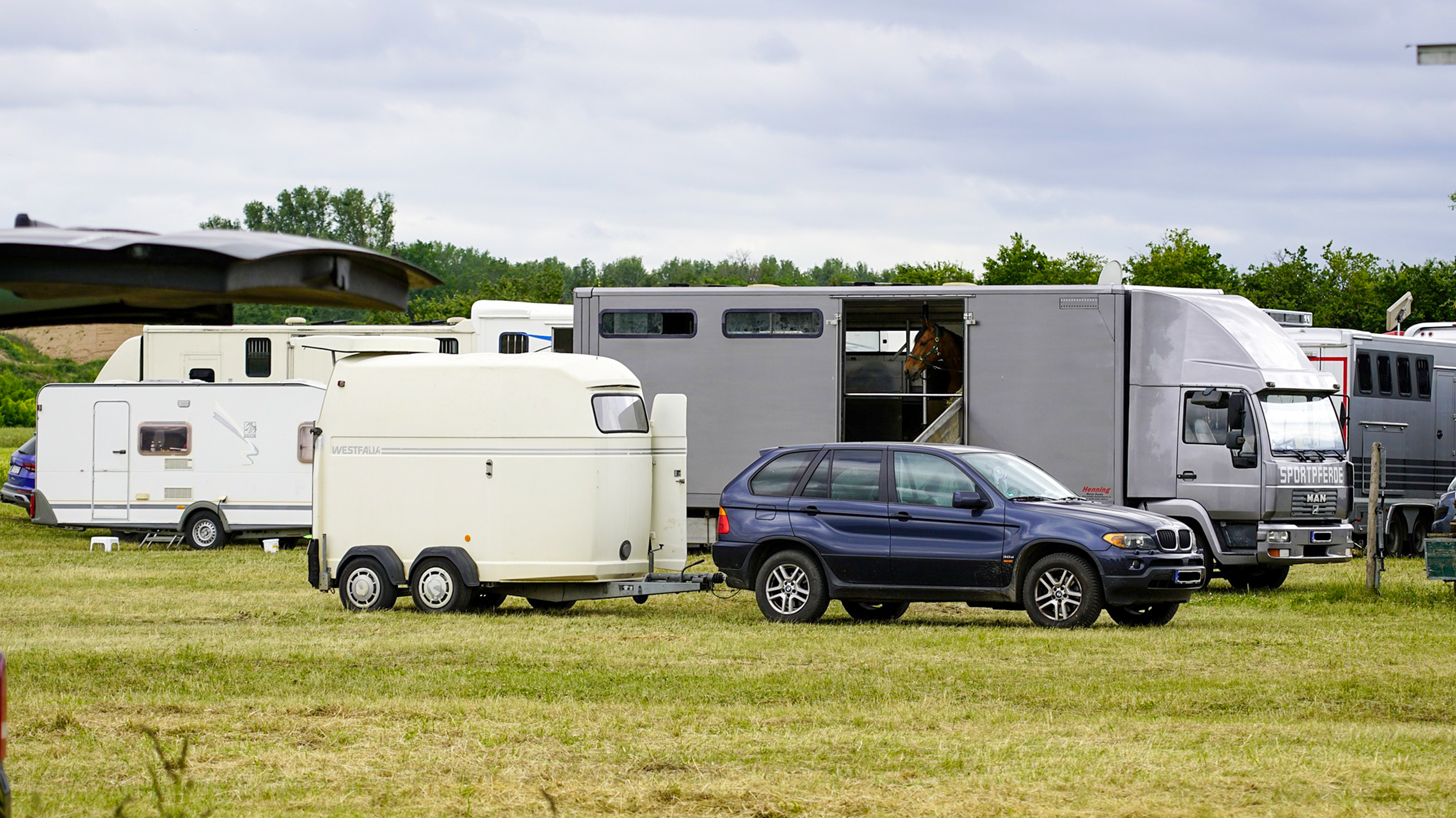 10 Genius RV Kitchen Hacks: Cook Like a Chef in Your Tiny Home on Wheels