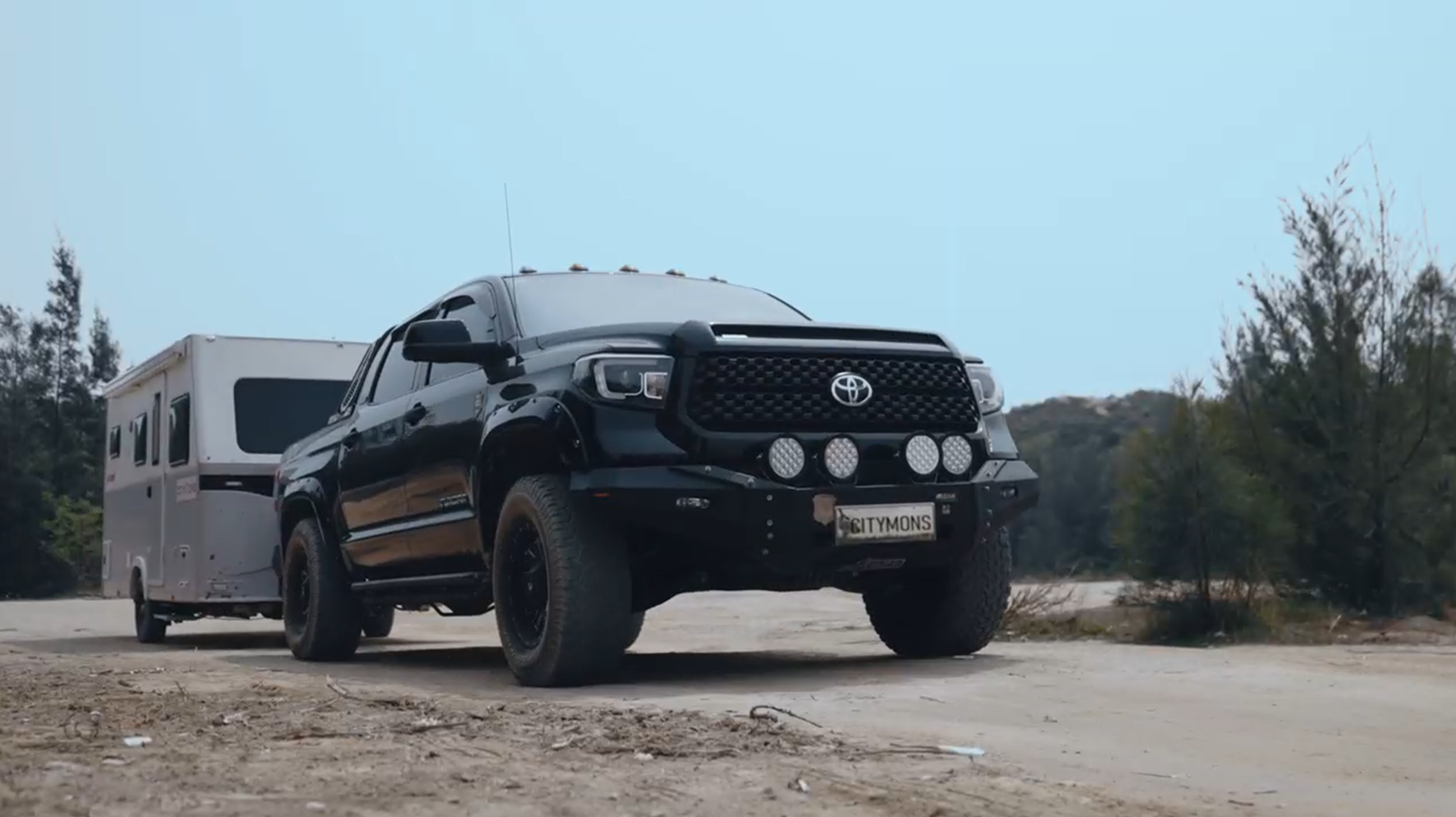 Trailer Hitch Safety Checks and Usage Guide